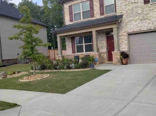 Rachel I.'s Lawn Service service result