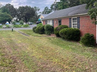 Bush Trimming by Recardo Hunter for Maurice N. in Richmond, VA