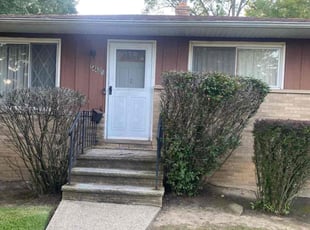Bush Trimming by Marcus Williams for Roderick V. in Maple Heights, OH