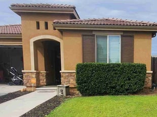 Bush Trimming by Jesus Urquides for Erielle F. in Clovis, CA