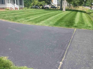 Jennifer H.'s Lawn Maintenance service result