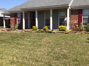 Bush Trimming by DeAnthony Streeter for Cynthia E. in Olive Branch, MS
