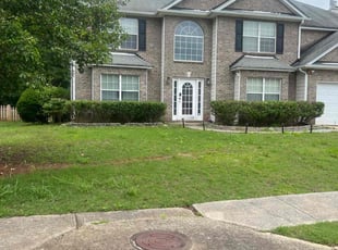 Bush Trimming by Terrince up Gatewood for Tobias Y. in Powder Springs, GA