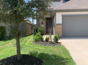 Elsa B.'s Lawn Maintenance service result