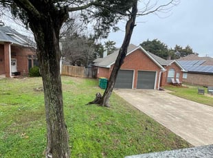 Leaf Removal by Ken Simien for John P. in Cedar Hill, TX