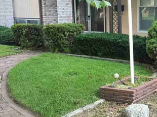 Bush Trimming by Damond Merridith for Katrina W. in Florissant, MO
