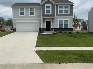 Cyan(lawnstarter) P.'s Lawn Care service result