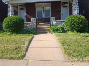 Bush Trimming by Stephen Renshaw for Taylor B. in St. Louis, MO