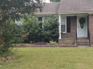 Weeding by Shaun Marshall for Salvatore A. in Virginia Beach, VA