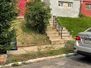 Bush Trimming by Kevin Pagan for Charisse B. in Philadelphia, PA