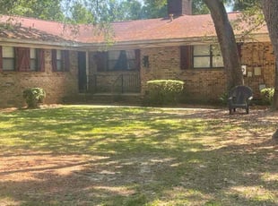 Bush Trimming by Kelly Arndt for Ashley W. in Pensacola, FL