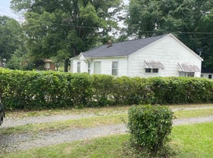 Bush Trimming by Ronald Martin for Marion M. in Charlotte, NC