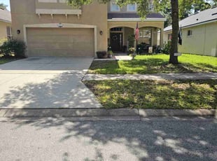Leaf Removal by Orlando Powell for Stephanie C. in Riverview, FL