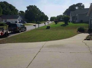 Cindy W.'s Lawn Service service result