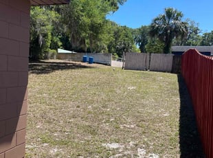 Leaf Removal by Jorge Aguirre for Miguel P. in DeLand, FL