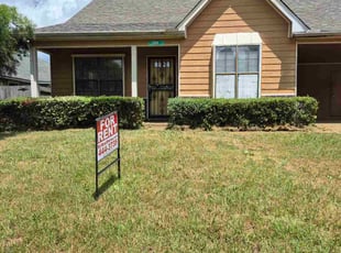 Bush Trimming by Katikia Hite for Regina F. in Memphis, TN