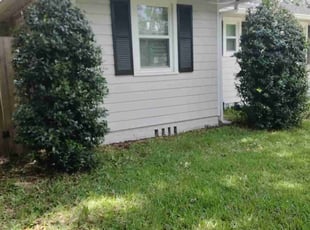 Bush Trimming by Aderias Rollins for Alice C. in Jacksonville, FL