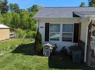CachΓ©t R.'s Lawn Maintenance service result