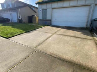 Arthia H.'s Lawn Mowing service result