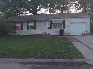 Leaf Removal by Rebecca Riddle for Marquan W. in Blue Township, MO