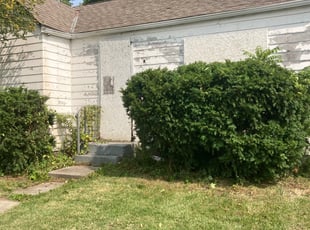 Bush Trimming by Alexander Pellot Ayala for Tremayna B. in Columbus, OH