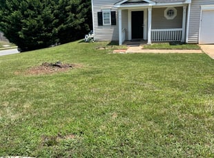 Bush Trimming by Erick Crosby for Raymond B. in Charlotte, NC