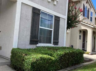 Bush Trimming by Gabriel Aldrete Contreras for Tiffany D. in Rancho Cordova, CA