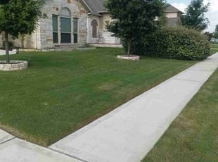 Kim N.'s Lawn Maintenance service result