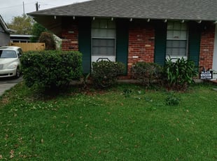 Bush Trimming by Gerald Helmke for Kye R. in Metairie, LA