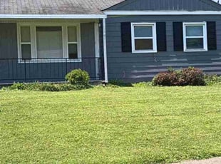Bush Trimming by Chris Slone for Shalan M. in Louisville, KY