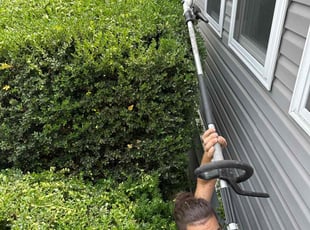 Bush Trimming by Ted Reimel for Joe J. in Collingswood, NJ