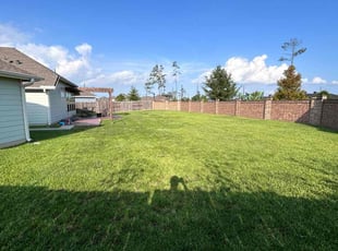 Metroplex Homebuyers L.'s Yard Cutting service result