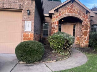 Bush Trimming by Gerardo Marroquin for Luke R. in Conroe, TX