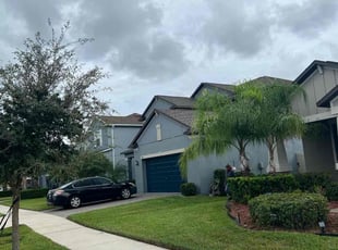 Bush Trimming by Daniel Santiago Santiago for Cristina B. in Ruskin, FL