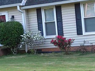Weeding by Shaquille Davis for Laura B. in Easley, SC