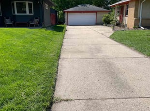 Vicki B.'s Lawn Maintenance service result