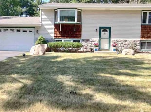 Bush Trimming by Alan Bjerke for Pamela C. in Eagan, MN