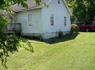 Bush Trimming by Fredrick Mason for R Reed R. in Nashville, TN
