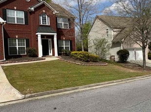 Daphyne A.'s Lawn Service service result