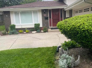 Robin L.'s Lawn Mowing service result
