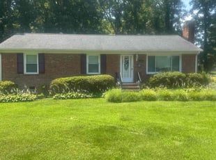 Bush Trimming by Clayton Dunaway for Tammy H. in Richmond, VA