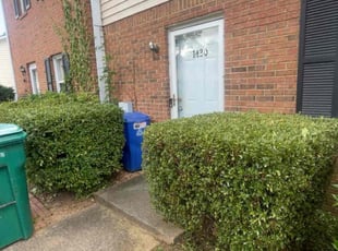 Bush Trimming by Yaneth Figueroa for Daphne J. in Smyrna, GA