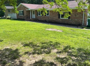Mulching by Thomas Cottle for Robin M. in Williamsburg, VA