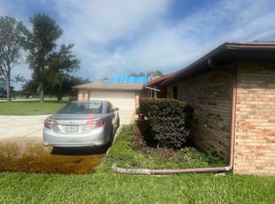 Bush Trimming by Daniel Gonzalez for Gordon W. in Winter Haven, FL