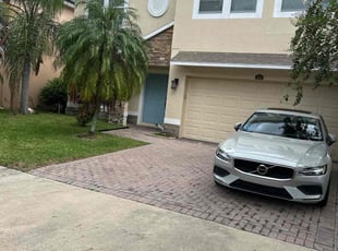 Lisa N.'s Lawn Service service result
