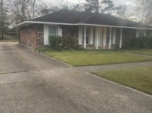 Bush Trimming by Carl George for Vanisha A. in Baton Rouge, LA