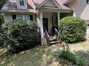 Bush Trimming by Agustin Valle for Steven E. in Charlotte, NC
