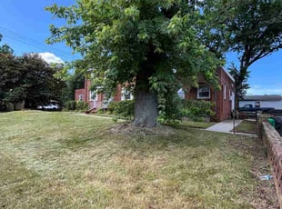 Weeding by Ruben Moreno for Vanessa G. in District Heights, MD