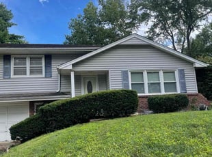 Bush Trimming by Scott Culala for Sharon C. in Overland Park, KS