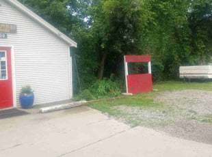 Bush Trimming by Christian Rivera for Crystal P. in Maple Heights, OH